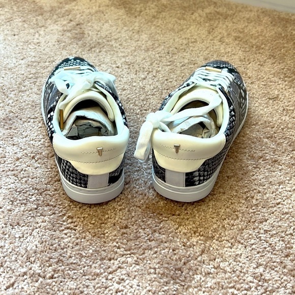 NWT Ted Baker snakeskin pattern tennis shoes - Picture 2 of 9